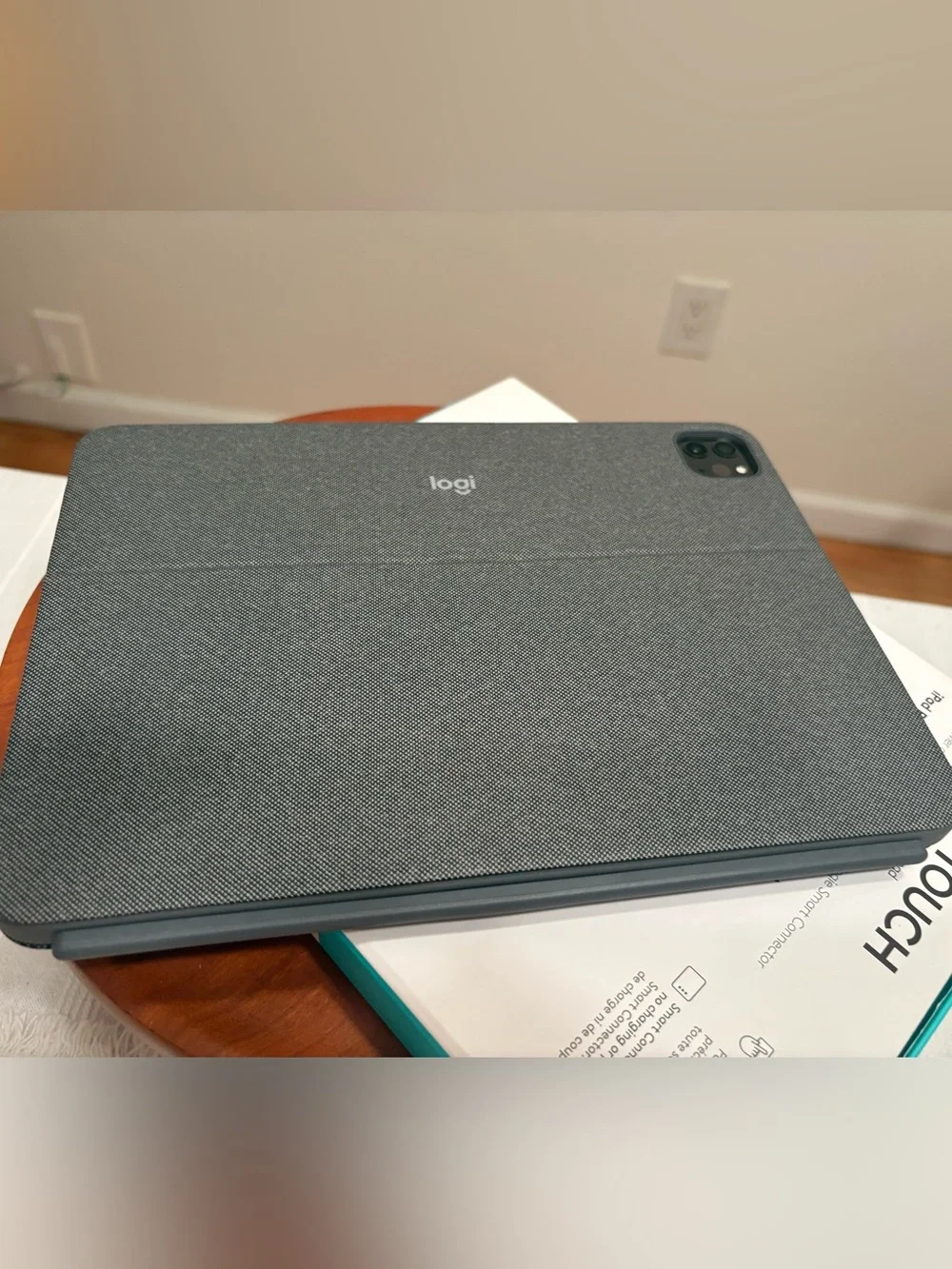 Logi Combo Touch iPad Case with Keyboard